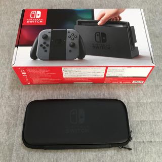 ニンテンドースイッチ(Nintendo Switch)の任天堂スイッチ 使用回数少 美品 ケース付き(家庭用ゲーム機本体)