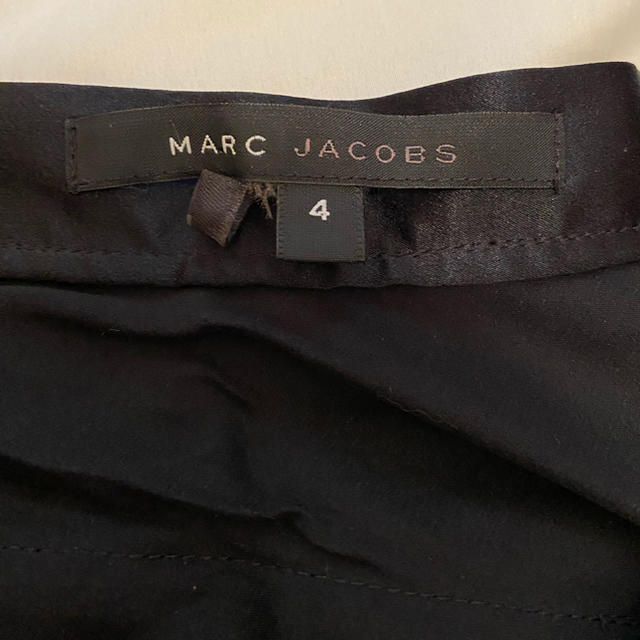 MARC JACOBS(マークジェイコブス)のほぼ未使用！　マークジェイコブ　シルクスカート レディースのスカート(ひざ丈スカート)の商品写真