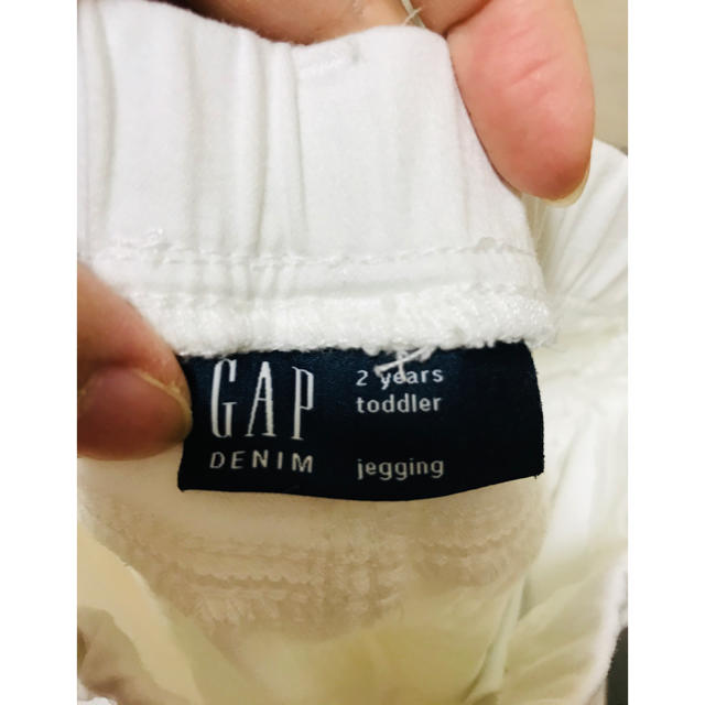 GAP Kids(ギャップキッズ)のGAP キッズ　白パンツ キッズ/ベビー/マタニティのキッズ服女の子用(90cm~)(パンツ/スパッツ)の商品写真