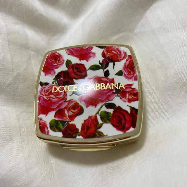 DOLCE&GABBANA(ドルチェアンドガッバーナ)のDOLCE&GABBANA  チーク　新品　　 コスメ/美容のベースメイク/化粧品(チーク)の商品写真