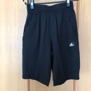 アディダス(adidas)のハーフパンツ(ハーフパンツ)