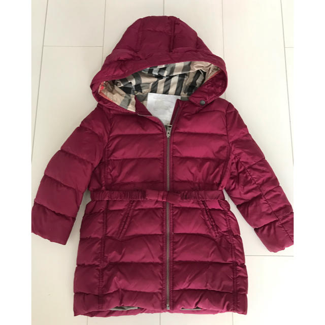 BURBERRY(バーバリー)のBurberry キッズ　ダウンコート キッズ/ベビー/マタニティのキッズ服女の子用(90cm~)(コート)の商品写真