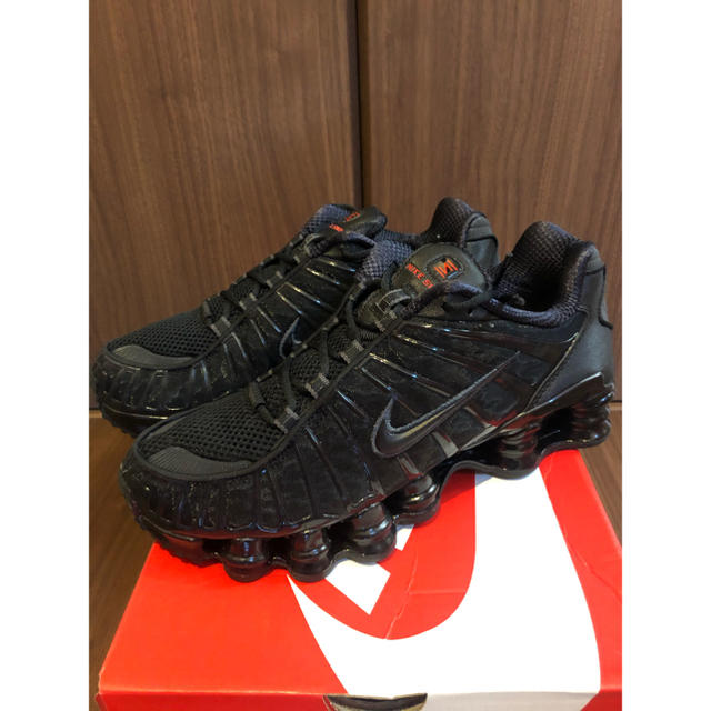 NIKE(ナイキ)の25.5 NIKE SHOX TL ショックス ブラック メンズの靴/シューズ(スニーカー)の商品写真