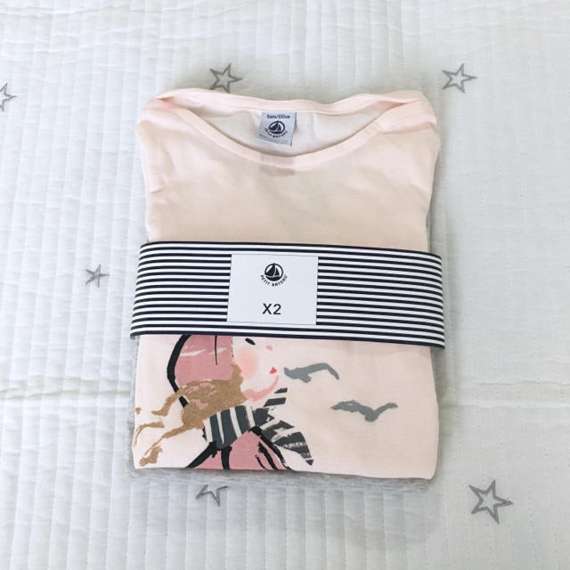 PETIT BATEAU(プチバトー)の新品未使用  プチバトー  長袖  カットソー  2枚組  5ans キッズ/ベビー/マタニティのキッズ服女の子用(90cm~)(Tシャツ/カットソー)の商品写真