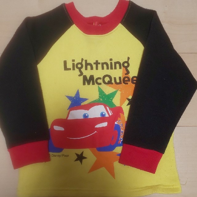 Disney(ディズニー)のカーズトレーナー☆95センチ キッズ/ベビー/マタニティのキッズ服男の子用(90cm~)(Tシャツ/カットソー)の商品写真