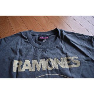 Ramones T-Shirt (Official Merchandise)(Tシャツ/カットソー(半袖/袖なし))