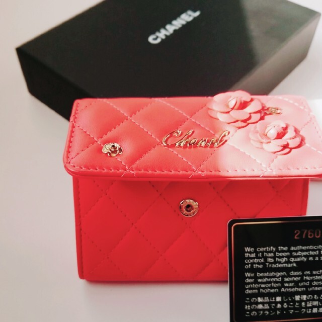 CHANEL(シャネル)の【新品】シャネル＊フラップウォレット＊カメリア＊マトラッセ＊カード レディースのファッション小物(財布)の商品写真