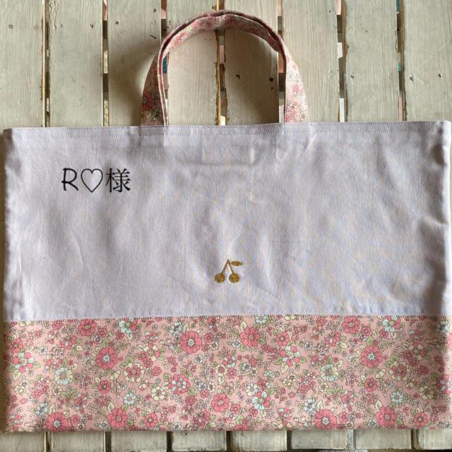 R♡様☆ くすみカラー×花柄×さくらんぼワッペン レッスンバッグ他 ...