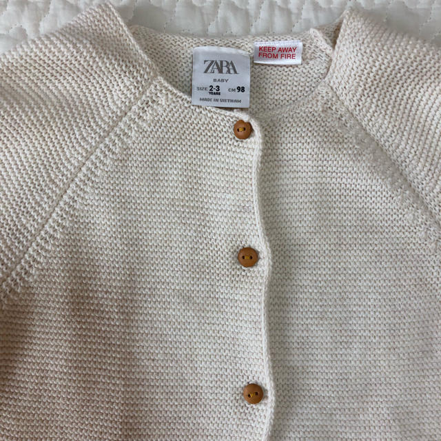 ZARA KIDS(ザラキッズ)のザラベビー ケーブルニット カーディガン キッズ/ベビー/マタニティのキッズ服女の子用(90cm~)(カーディガン)の商品写真