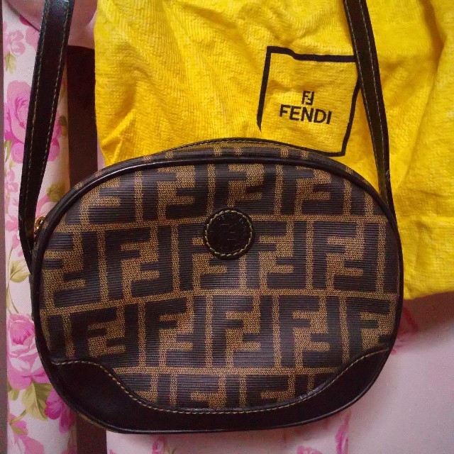 FENDI(フェンディ)のお値下げ
FENDI
ポシェット(未使用) レディースのバッグ(ショルダーバッグ)の商品写真