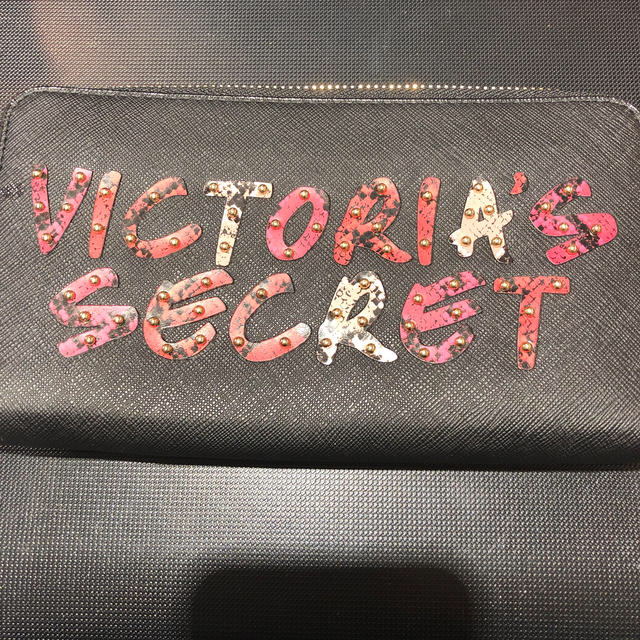 Victoria's Secret(ヴィクトリアズシークレット)のvictories secret  財布！とパーカー！専用 レディースのファッション小物(財布)の商品写真