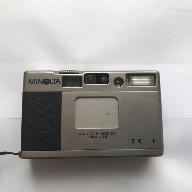 KONICA MINOLTA(コニカミノルタ)のMINOLTA　ミノルタ　フイルムカメラ　TC-1 28ｍｍ　1：3.5通電OK スマホ/家電/カメラのカメラ(フィルムカメラ)の商品写真