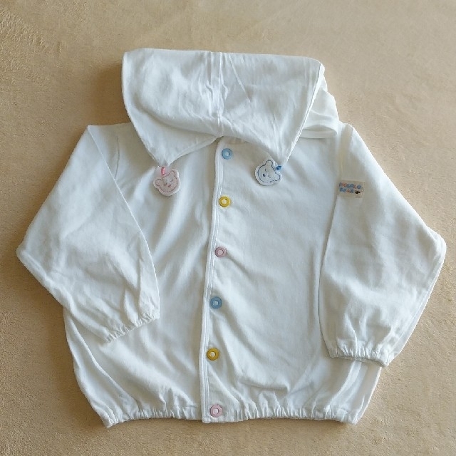 ベビーパーカー白90㎝ キッズ/ベビー/マタニティのキッズ服女の子用(90cm~)(ジャケット/上着)の商品写真