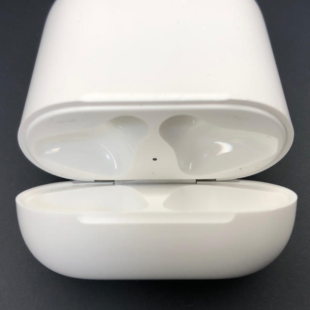 スマホ/家電/カメラAirPods with Charging Case