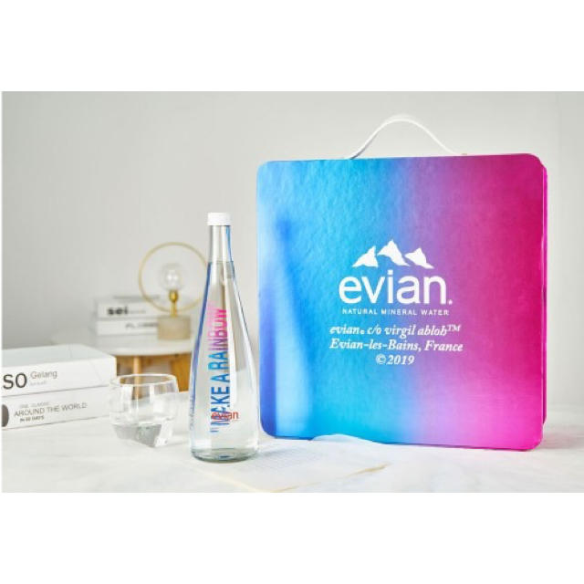 BARNEYS NEW YORK(バーニーズニューヨーク)のEvian Special Box Virgil Abloh メンズのバッグ(ショルダーバッグ)の商品写真