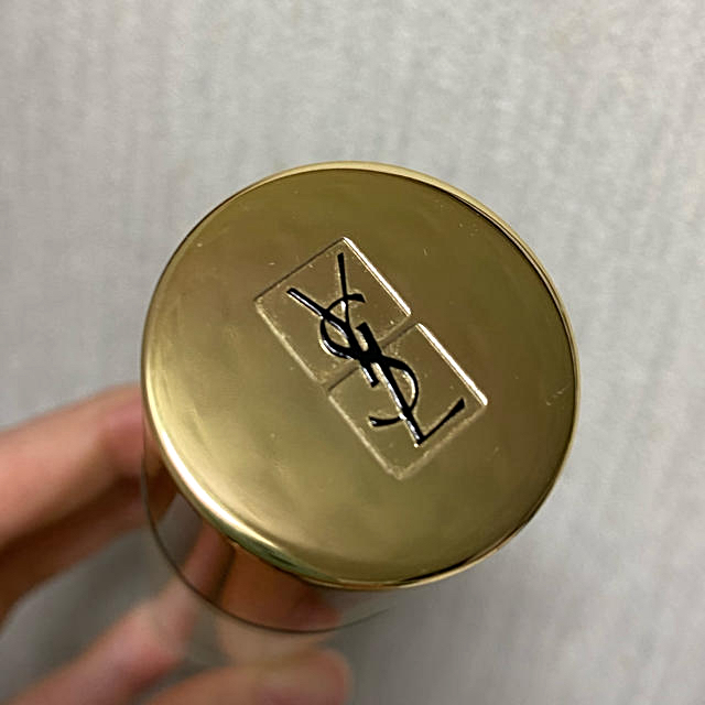 YSL 下地　ラディアント　タッチ　ブラープライマー