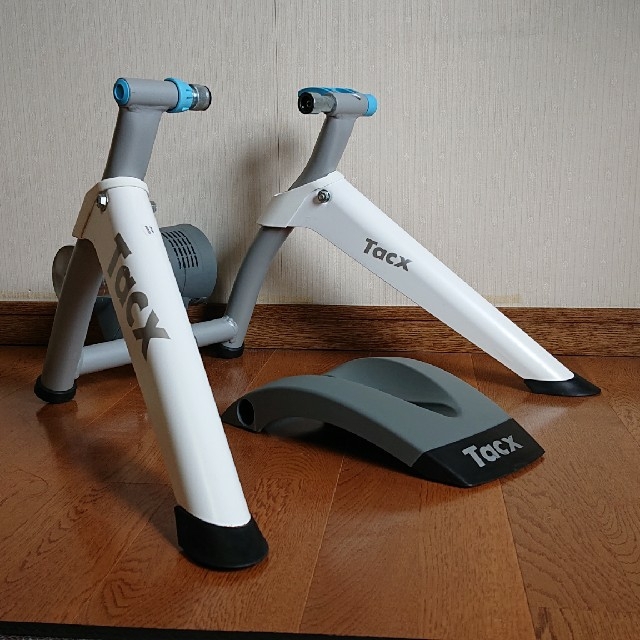 Tacx タックス FLOW SMART フロースマート T2240 ローラー台 トレンド