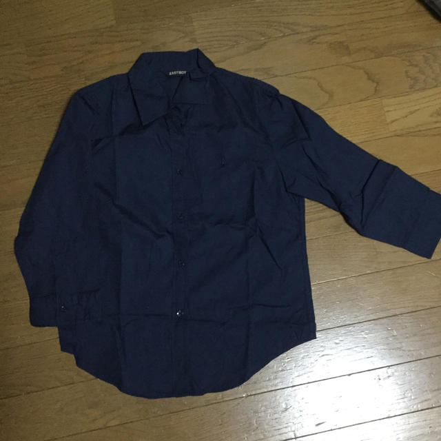 EASTBOY(イーストボーイ)のEASTBOY 紺　襟付きシャツ　　中古 レディースのトップス(シャツ/ブラウス(長袖/七分))の商品写真