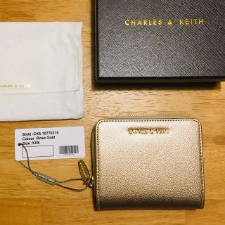 チャールズアンドキース(Charles and Keith)のチャールズアンドキース　二つ折り財布　新品(財布)