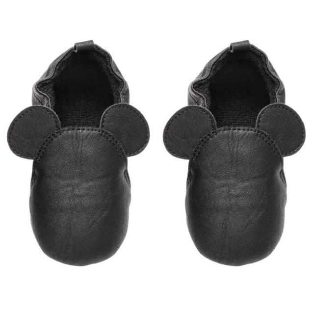 H&M(エイチアンドエム)のH&M Mickey mouse ベビー ルームシューズ キッズ/ベビー/マタニティのこども用ファッション小物(靴下/タイツ)の商品写真