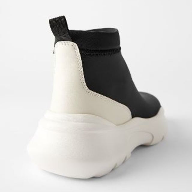 Balenciaga(バレンシアガ)の新品ZARAネオプレンアンクルスニーカーブーツ４１ メンズの靴/シューズ(ブーツ)の商品写真
