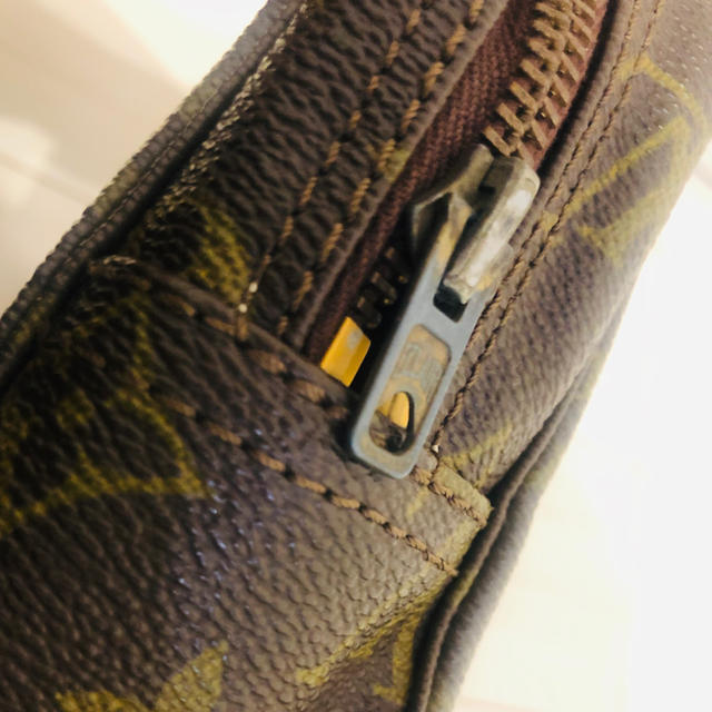 LOUIS VUITTON(ルイヴィトン)の値下げ　LOUIS VUITTON クラッチバッグ　セカンドバッグ メンズのバッグ(セカンドバッグ/クラッチバッグ)の商品写真