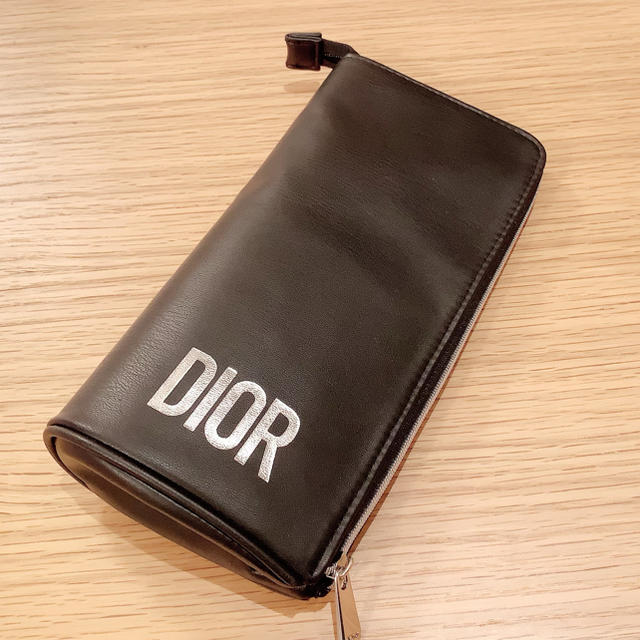 Dior(ディオール)の★値下げ★早い者勝ち★DIOR☆ノベルティー　ポーチ レディースのファッション小物(ポーチ)の商品写真