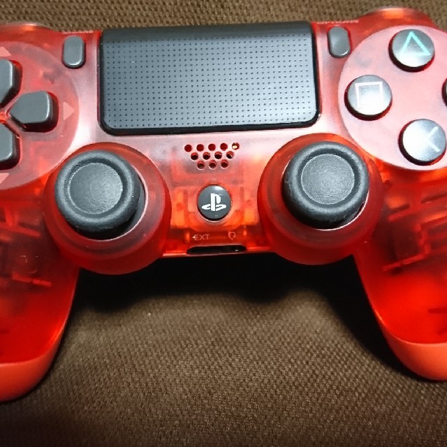 PlayStation4(プレイステーション4)のDUALSHOCK4クリスタルレッド エンタメ/ホビーのゲームソフト/ゲーム機本体(その他)の商品写真