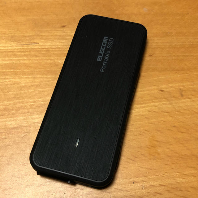 ELECOM(エレコム)の【新品・未使用品】ELECOM　ポータブルSSD ESD-EC0960GBK スマホ/家電/カメラのPC/タブレット(PC周辺機器)の商品写真