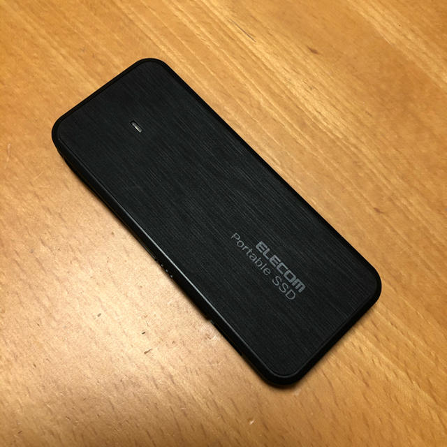 ELECOM(エレコム)の【新品・未使用品】ELECOM　ポータブルSSD ESD-EC0960GBK スマホ/家電/カメラのPC/タブレット(PC周辺機器)の商品写真