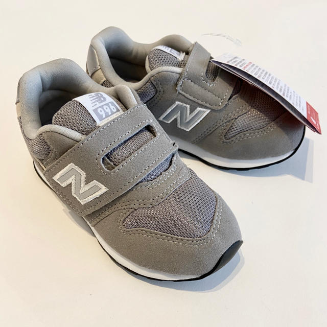 New Balance(ニューバランス)のニューバランス　IZ996 グレー　16センチ キッズ/ベビー/マタニティのキッズ靴/シューズ(15cm~)(スニーカー)の商品写真