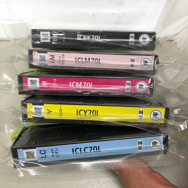 EPSON(エプソン)の【新品】エプソン純正インクカートリッジ５色(IC6CL70L) 早い者勝ち‼️ スマホ/家電/カメラのPC/タブレット(PC周辺機器)の商品写真