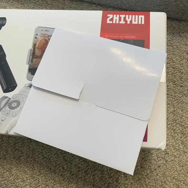 使用一度のみ　ZHIYUN SMOOTH4 3軸スマートフォンスタビライザー スマホ/家電/カメラのスマホアクセサリー(自撮り棒)の商品写真