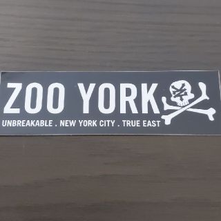 ズーヨーク(ZOO YORK)の「縦3.8cm横12.7cm」ZOOYORK ステッカー(その他)