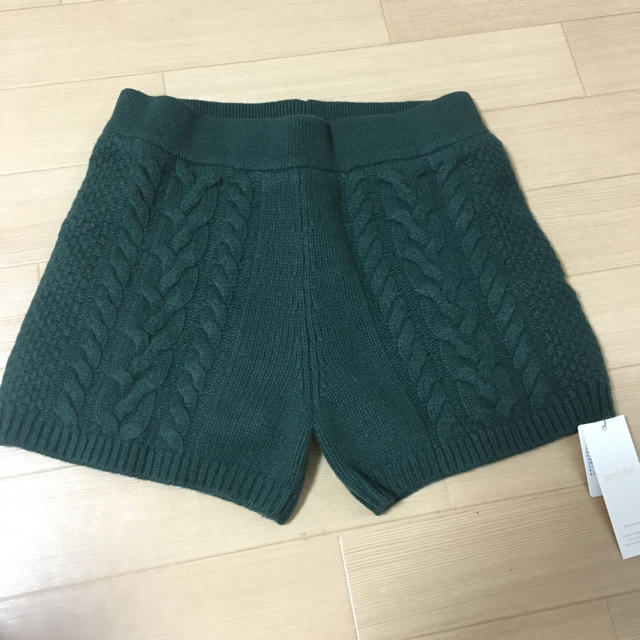 新品タグ付き 今季ニットショートパンツ