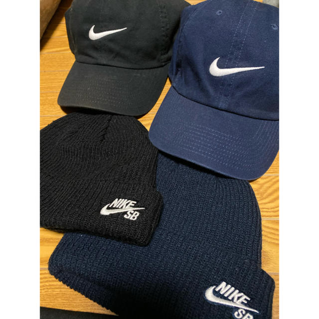 NIKE(ナイキ)のNIKE フィッシャーマンビーニー×2 キャップ×2 メンズの帽子(ニット帽/ビーニー)の商品写真