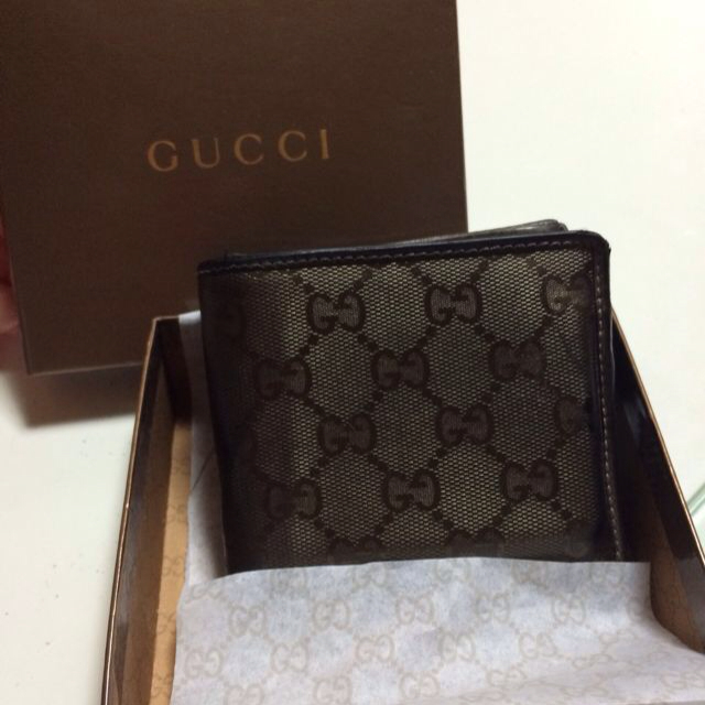 Gucci(グッチ)のGUCCI 限定色 二つ折り財布 メンズのメンズ その他(その他)の商品写真