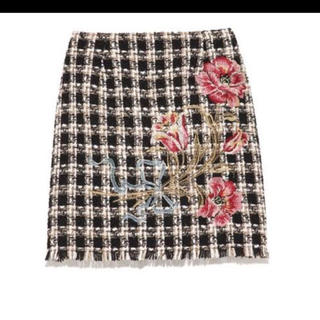 リリーブラウン(Lily Brown)のツイード花柄刺繍スカート+フラワーレーシーリブニット(ミニスカート)