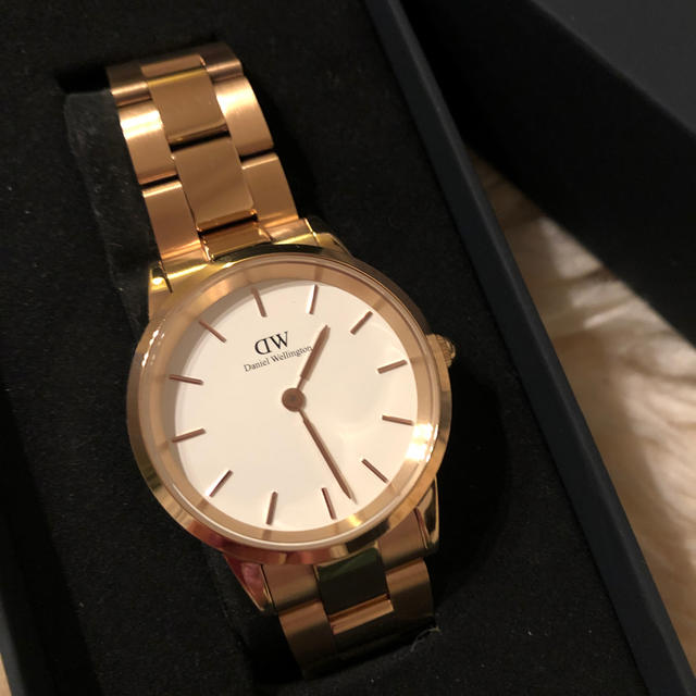 Daniel Wellington(ダニエルウェリントン)の新品　ダニエルウェルトンdaniel wellington 腕時計&ブレスレット レディースのファッション小物(腕時計)の商品写真