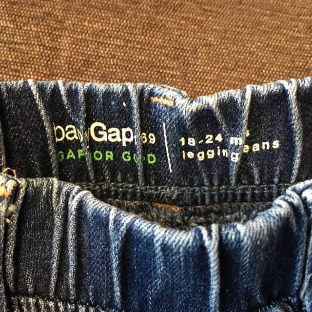 babyGAP(ベビーギャップ)のベビー　デニムパンツ キッズ/ベビー/マタニティのベビー服(~85cm)(パンツ)の商品写真