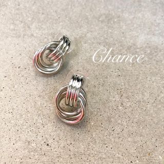 アメリヴィンテージ(Ameri VINTAGE)のダブルメタルリングデザイン シルバーピアス(ピアス)