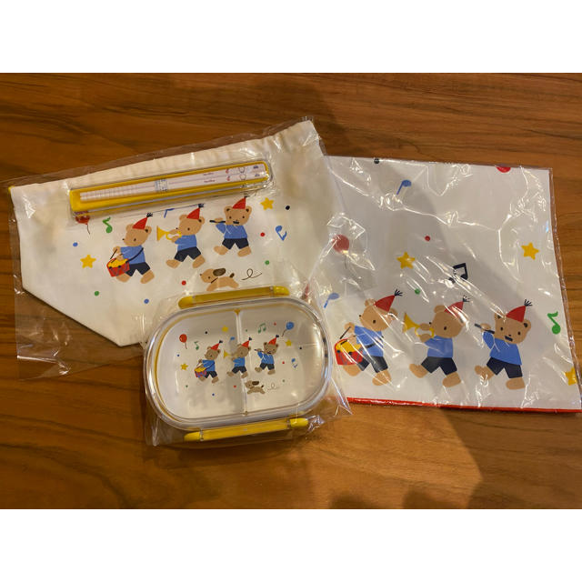 familiar(ファミリア)の4点セット キッズ/ベビー/マタニティの授乳/お食事用品(その他)の商品写真