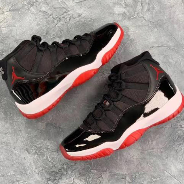 靴/シューズNIKE AIR JORDAN 11 RETRO BRED ブレッド 黒 赤 白