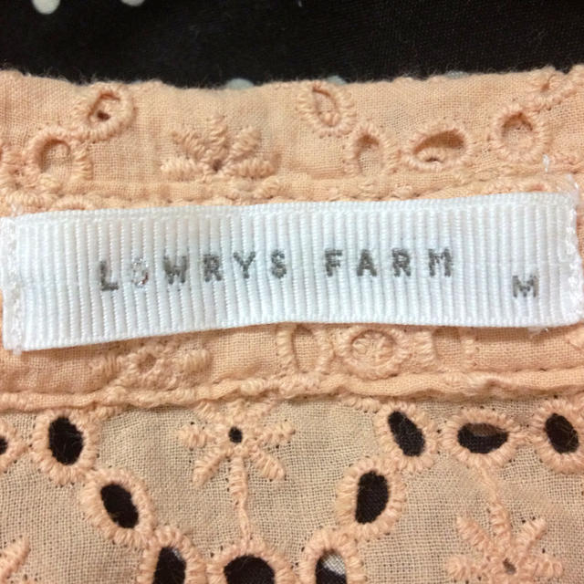 LOWRYS FARM(ローリーズファーム)のオレンジ花柄ワンピース レディースのワンピース(ミニワンピース)の商品写真