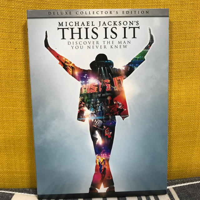 SONY(ソニー)のマイケル・ジャクソン　THIS　IS　IT　デラックス・コレクターズ・エディショ エンタメ/ホビーのDVD/ブルーレイ(舞台/ミュージカル)の商品写真