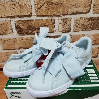 プーマ(PUMA)の【23.5cm】PUMA❤️バスケットハートスニーカー✨ラメコーティングブルー(スニーカー)