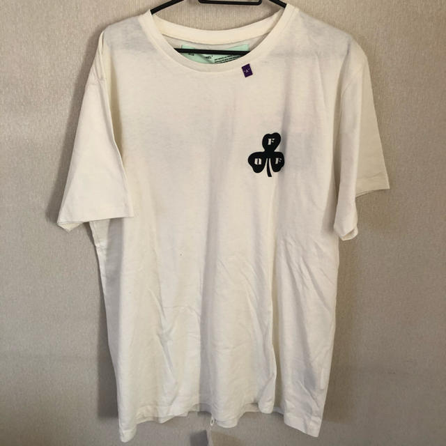 off-white tシャツ　オフホワイト