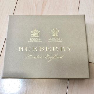 バーバリー(BURBERRY)の美品★バーバリー二つ折り財布サイズ箱(ショップ袋)