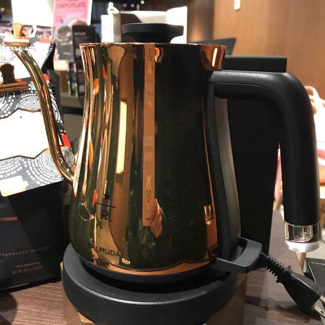 BALMUDA(バルミューダ)のBALMUDA The Pot Starbucks Reserve限定モデル スマホ/家電/カメラの生活家電(電気ケトル)の商品写真