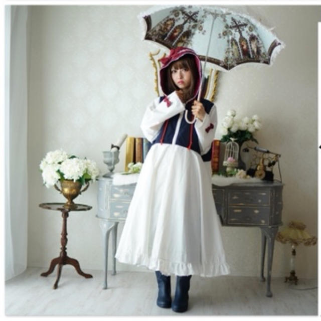 Favorite(フェイバリット)の白雪姫レインコート 雨具 フェイバリット かわいい レディースのファッション小物(レインコート)の商品写真
